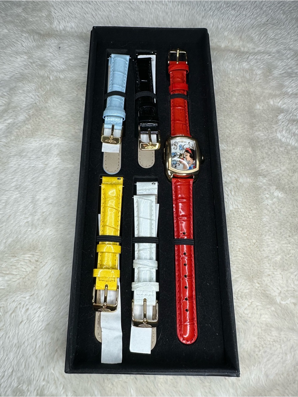 Invicta Disney Snow White Interchangeable Strap Watch - Picture 6 of 9
